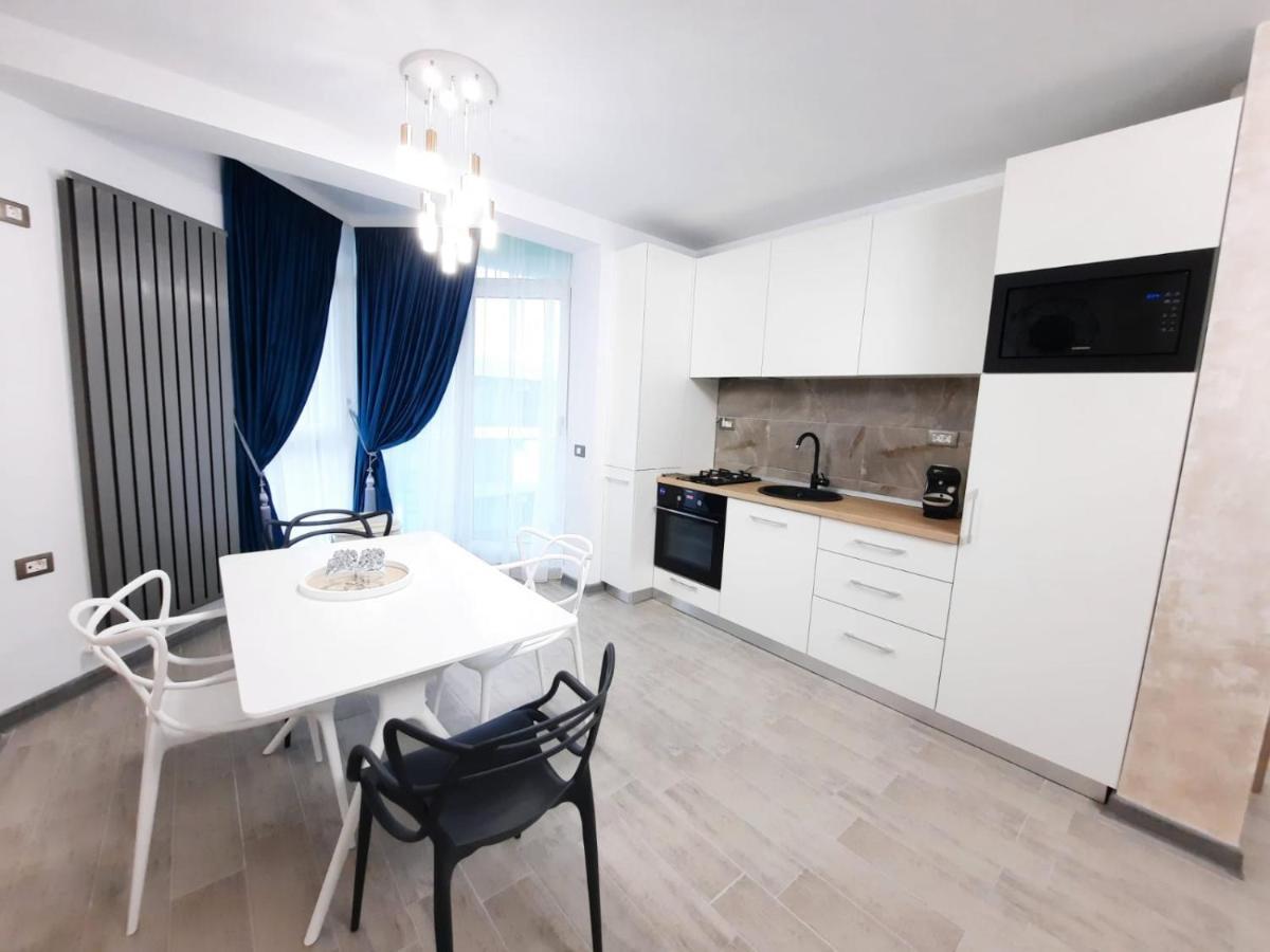 Apartament Rebeca Lux By Alezzi Beach Resort Năvodari Kültér fotó